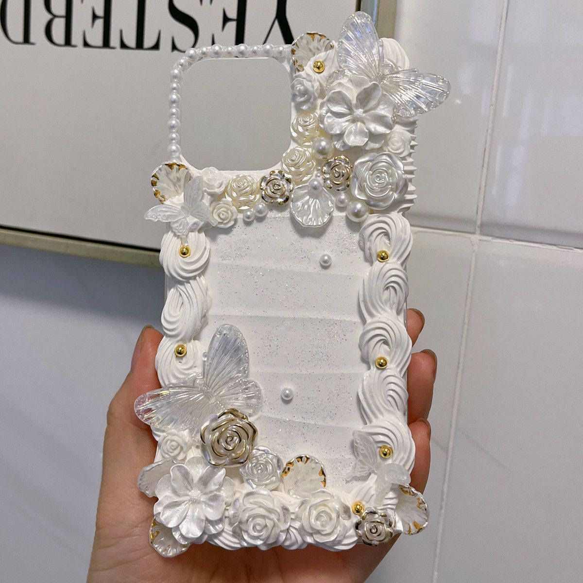 DIY handmade Barrack bow cream glue mobile phone case