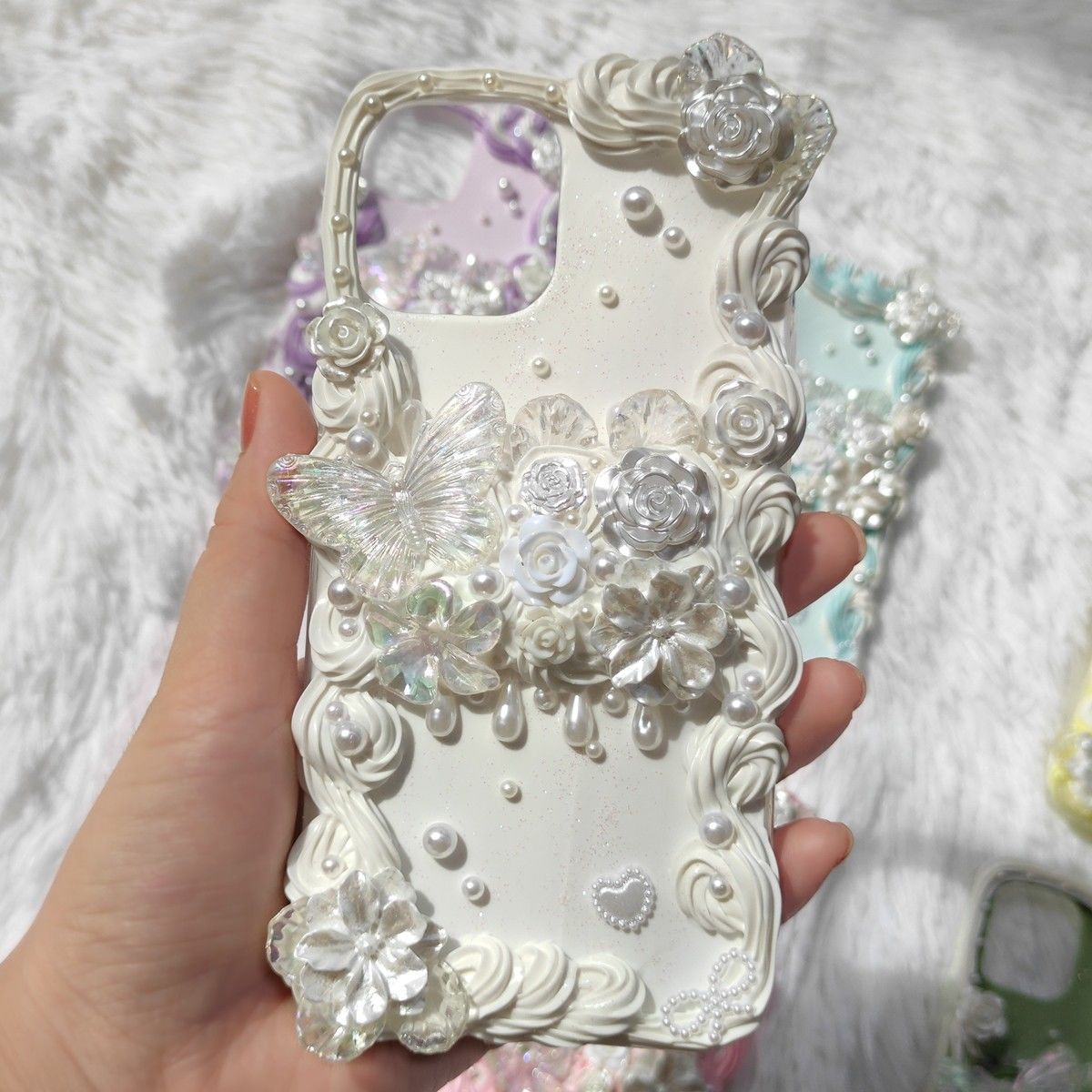 DIY handmade Barrack bow cream glue mobile phone case